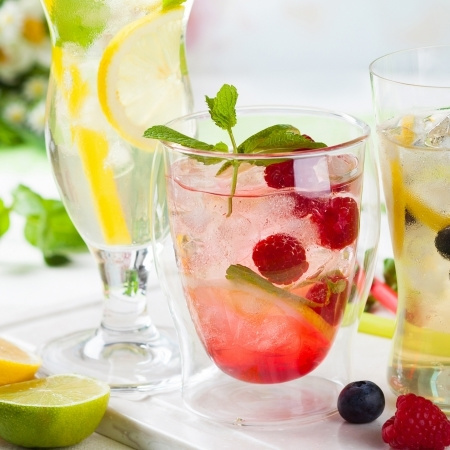 drinks_fruit_raspberry_blueberries_lemons_lime_570735_3000x2374_20200610184821905.jpg